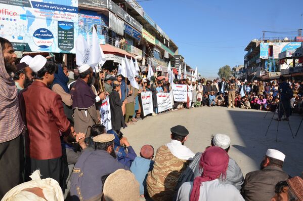 اعتراض باشندگان خوست مبنی بر آزاد ساختن پول‌های مسدود شده افغانستان - اسپوتنیک افغانستان  