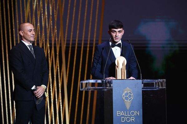 مراسم اعطای توپ طلایی در جایزه توپ طلای فرانس فوتبال. - اسپوتنیک افغانستان  