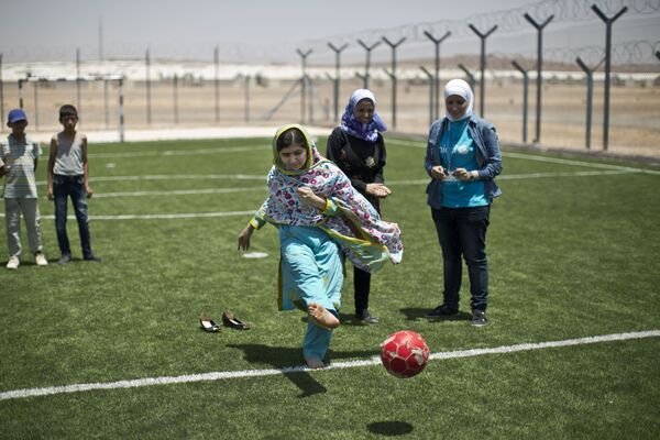 ملاله یوسفزی، جوان ترین برنده جایزه صلح نوبل. - اسپوتنیک افغانستان  