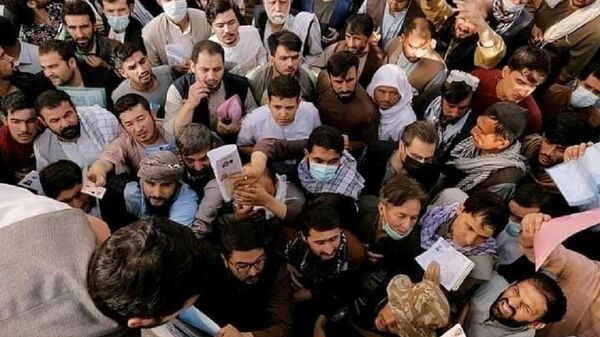 توزیع پاسپورت با عریضه‌های ورقی متوقف شد - اسپوتنیک افغانستان  