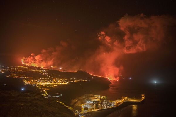 فوران آتشفشان قناری لا پالما، اسپانیا،  29 سپتامبر 2021 . - اسپوتنیک افغانستان  