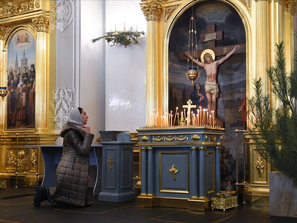 برگزاری کریسمس در کلیسای جامع عیسی ناجی در مسکو. - اسپوتنیک افغانستان  