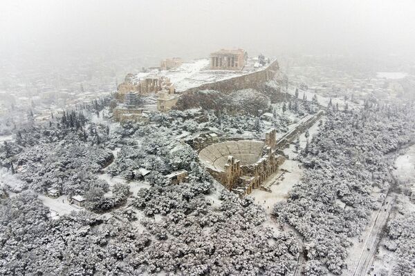 یونان با شدیدترین بارش برف طی یک دهه گذشته پوشیده شده است. - اسپوتنیک افغانستان  
