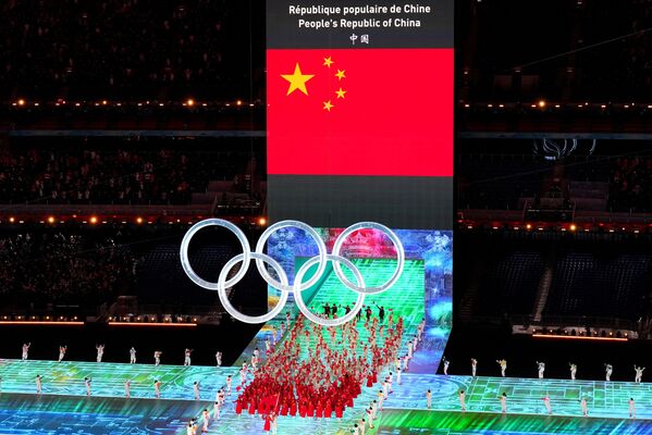 ورزشکاران تیم ملی چین در مراسم رژه ورزشکاران در مراسم افتتاحیه XXIV بازی های المپیک زمستانی در پکن. - اسپوتنیک افغانستان  