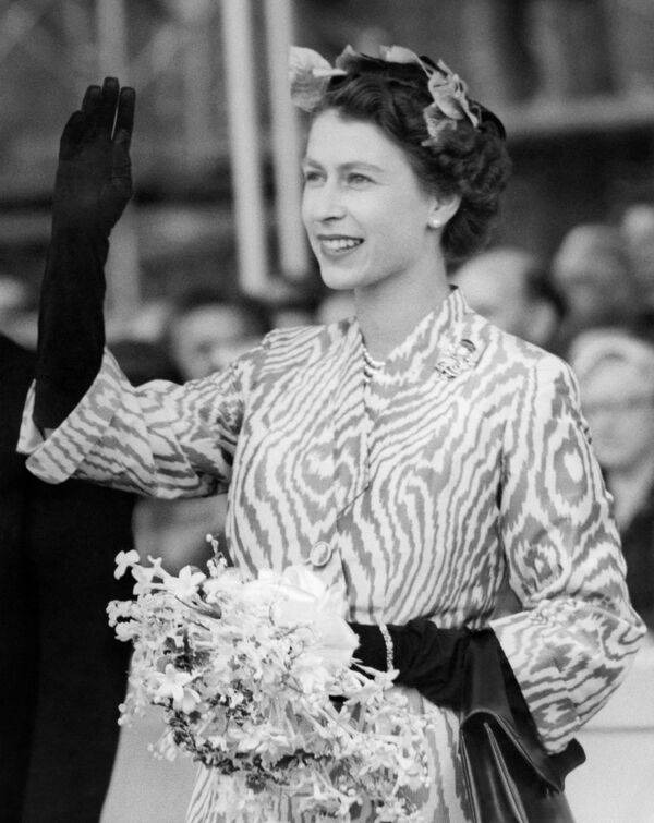 ملکه الیزابت دوم، 22 جون 1955 - اسپوتنیک افغانستان  