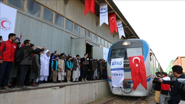 اولین قطار با کمک های بشردوستانه ترکیه وارد افغانستان شد   - اسپوتنیک افغانستان  