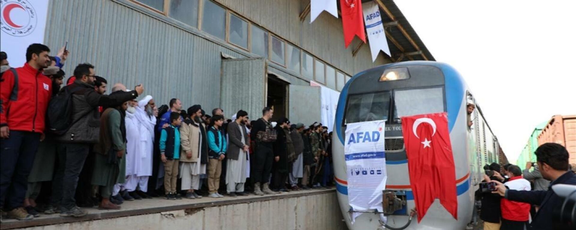 اولین قطار با کمک های بشردوستانه ترکیه وارد افغانستان شد   - اسپوتنیک افغانستان  , 1920, 08.02.2022
