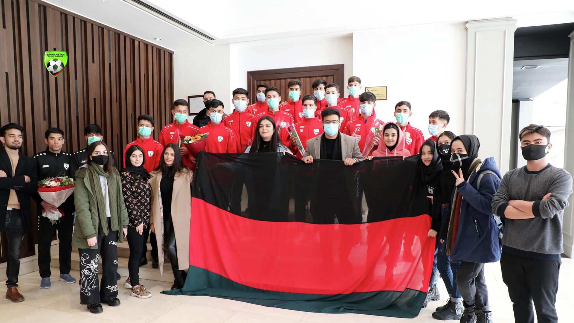 حمایت شماری از دانشجویان افغانستان در قرقیزستان از تیم ملی فوتسال کشور - اسپوتنیک افغانستان  , 1920, 13.02.2022
