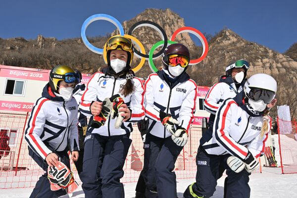 اعضای گروه اسکی زنان فرانسه. - اسپوتنیک افغانستان  
