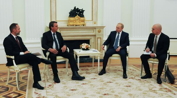 ولادیمیر پوتین، رئیس جمهور روسیه با جايير بولسونارو، رئیس جمهور برزیل - اسپوتنیک افغانستان  