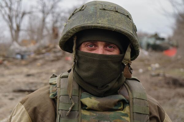 سرباز نیرو های  مردمی دونتسک در نزدیکی ماریوپول. - اسپوتنیک افغانستان  