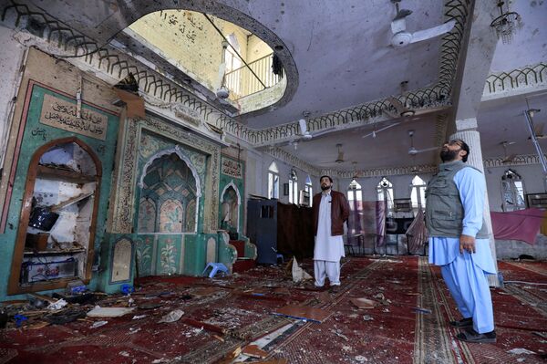 انفجار در مسجدی در پیشاور پاکستان ده ها کشته و زخمی بر جای گذاشت - اسپوتنیک افغانستان  