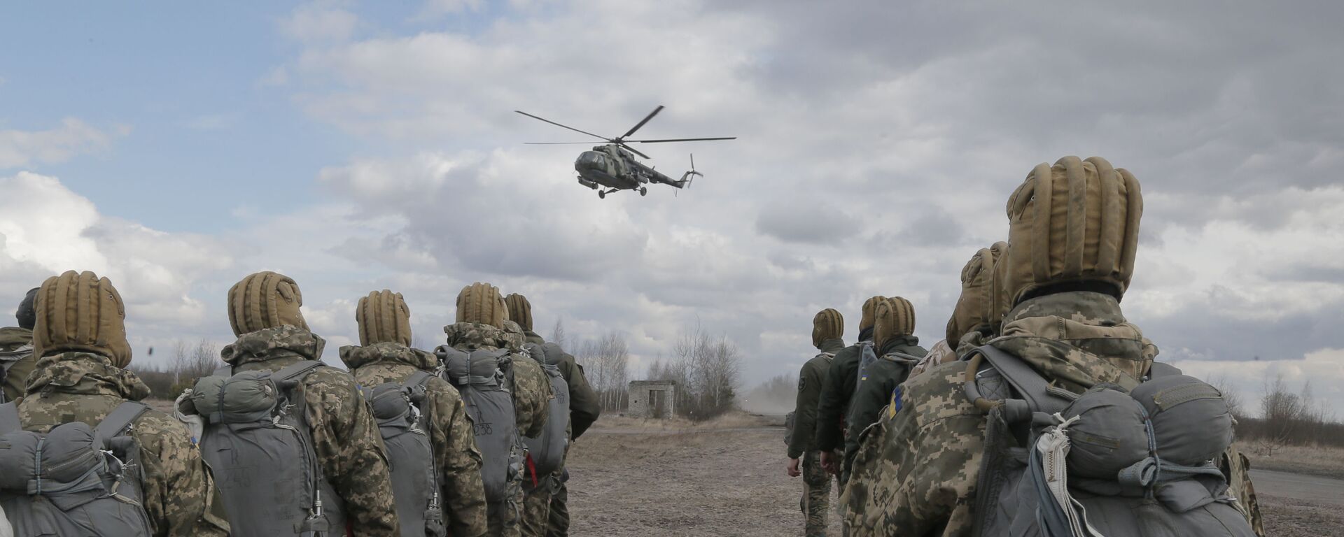 Солдаты украинской армии выполняют военные учения на полигоне под Житомиром, Украина - اسپوتنیک افغانستان  , 1920, 24.03.2022