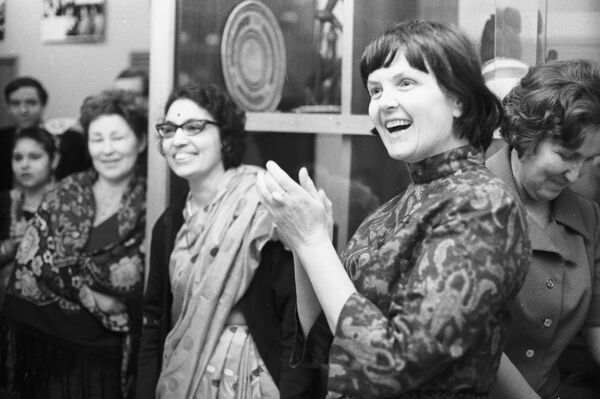 نشست شوروی و هند در کمیته زنان شوروی به مناسبت روز جهانی زن. - اسپوتنیک افغانستان  