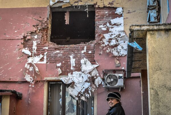 خانه ای که توسط نیروهای اوکراین تیرباران و ویران شد. - اسپوتنیک افغانستان  