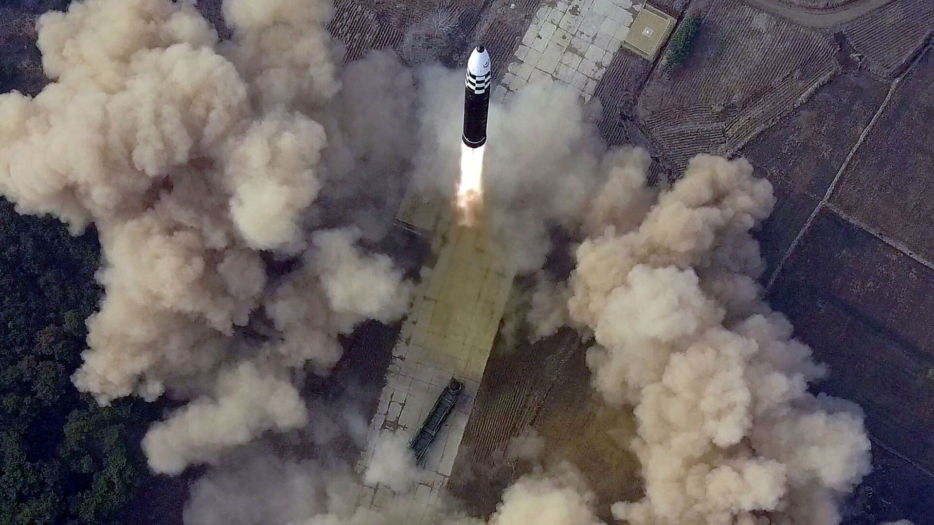 Испытательный пуск межконтинентальной баллистической ракеты (МБР) нового типа «Хвасонпхо-17» в КНДР - اسپوتنیک افغانستان  , 1920, 27.03.2022
