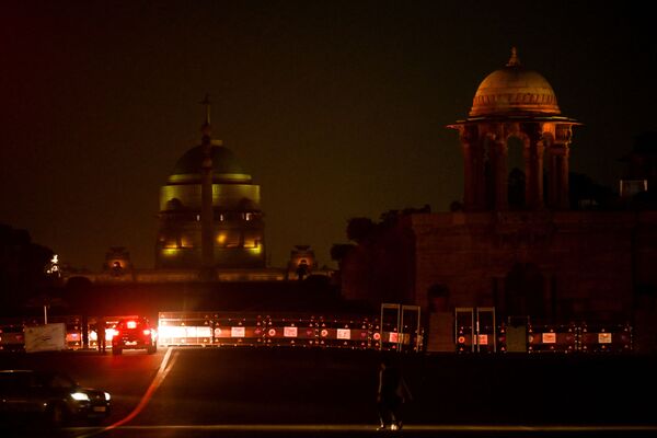 برگزاری رویداد جهانی ساعت زمین در دهلی نو/نمایی از کاخ رئیس جمهور پس از خاموش شدن چراغ ها. - اسپوتنیک افغانستان  