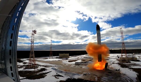 پرتاب راکت بالستیک قاره پیمای سرمت از پایگاه فضایی پلستسک در منطقه آرخانگلسک. - اسپوتنیک افغانستان  