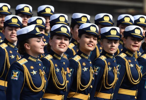 رژه اکادمی فضایی روسیه به مناسبت برگزاری روز پیروزی در میدان سرخ مسکو.  - اسپوتنیک افغانستان  