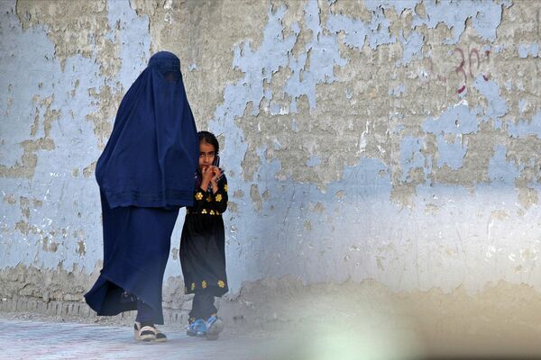 وزارت امر به معروف و نهی از منکر طالبان آخرین مورد رعایت حجاب توسط زنان بالغ را &quot;فرض و ضروری&quot; اعلام کرده و گفته که &quot;بهترین نوع حجاب&quot; پوشیدن چادری است. - اسپوتنیک افغانستان  