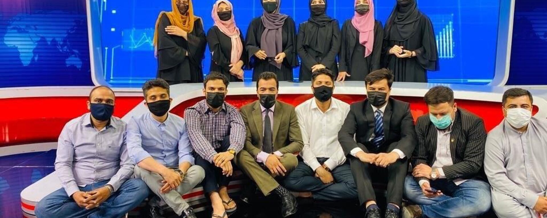 گویندگان مرد شبکه های تلویزیونی افغانستان برای همبستگی با همکاران زن‌‌ خود ماسک زدند - اسپوتنیک افغانستان  , 1920, 22.05.2022