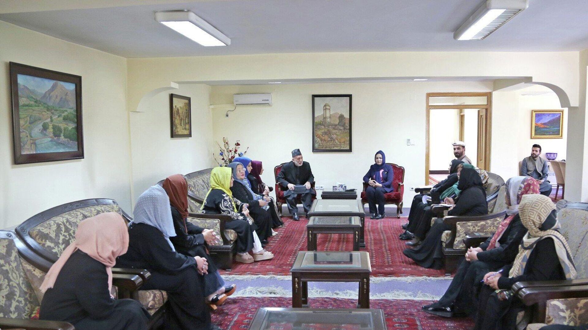 دیدار کرزی با فعلان زن در کابل - اسپوتنیک افغانستان  , 1920, 24.05.2022
