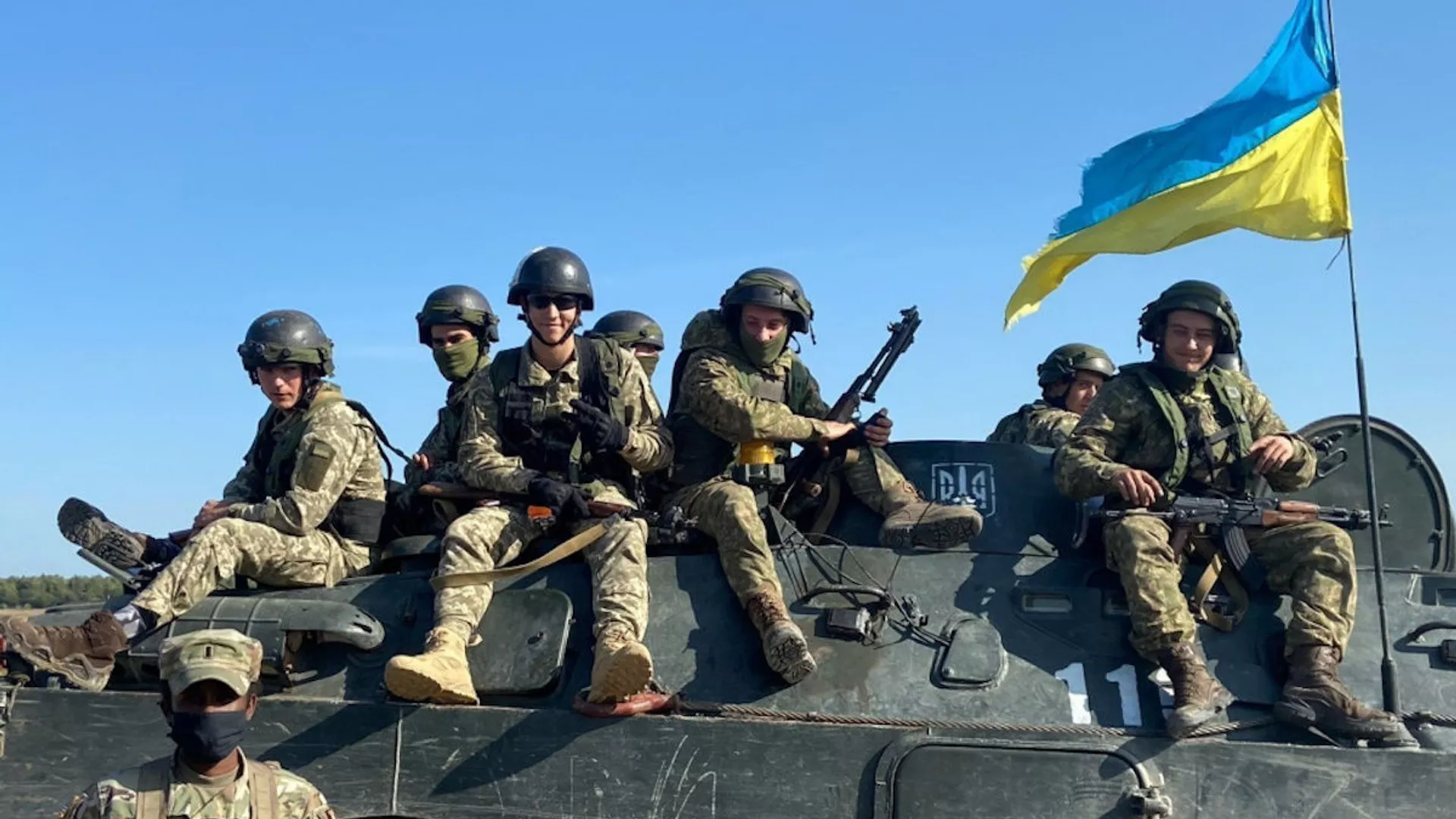 Украинские военные во время учений 