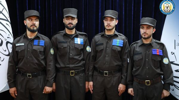 طالبان از یونیفرم جدید پولیس افغانستان رونمایی کرد - اسپوتنیک افغانستان  
