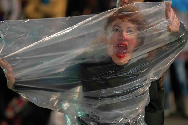 مبارزه زنان در تظاهرات در اوروگوئه. - اسپوتنیک افغانستان  