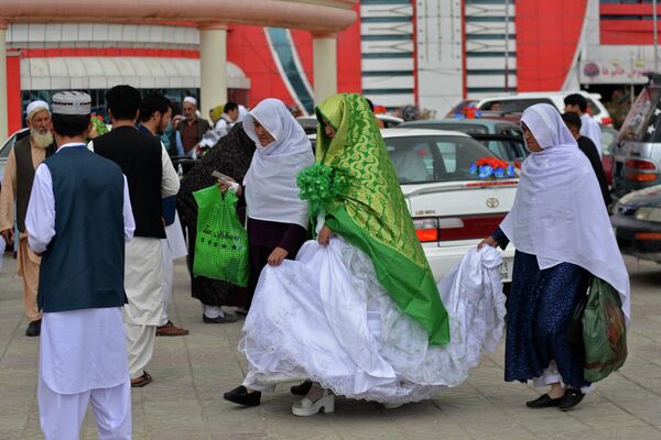 مراسم عروسی دسته‌جمعی 70زوج جوان در کابل برگزار شد - اسپوتنیک افغانستان  
