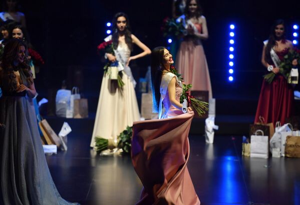 شرکت کنندگان مسابقه بین المللی زیبایی “دختر شایسته کشورهای مستقل مشترک المنافع 2022” - اسپوتنیک افغانستان  