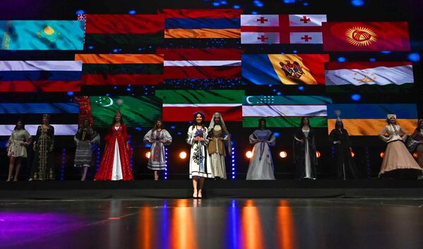 مسابقه بین المللی زیبایی دختر شایسته کشورهای مستقل مشترک المنافع 2022″ از 3 تا 18 جون در ارمنستان برگزار شد. - اسپوتنیک افغانستان  