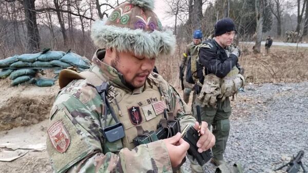 Американский военный Hieu Le, прибывший в качестве международного добровольца на Украину - اسپوتنیک افغانستان  