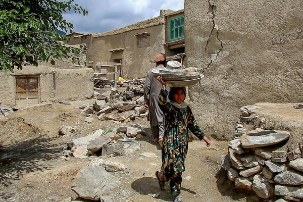 در نتیجه زمین‌لرزه در پکتیکا و‌ خوست بیش از 1 هزار نفر جان‌شان را از دست داده‌اند. - اسپوتنیک افغانستان  