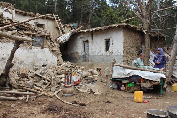 این زمین‌لرزه همچنان بیش از ۵۰۰ خانه را در این ولسوالی تخریب کرده است. - اسپوتنیک افغانستان  