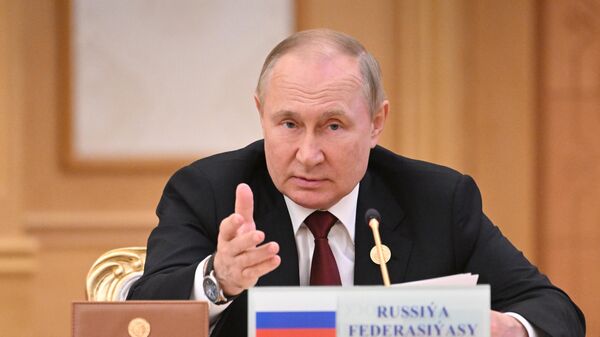 Президент РФ Владимир Путин на встрече глав государств - участников шестого Каспийского саммита в широком составе в Ашхабаде - اسپوتنیک افغانستان  