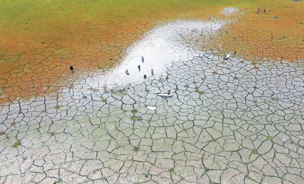 بستر خشک شده دریاچه سان ماه در شهرستان نانتو در مرکز تایوان را در 23 اپریل سال 2021 میلادی - اسپوتنیک افغانستان  