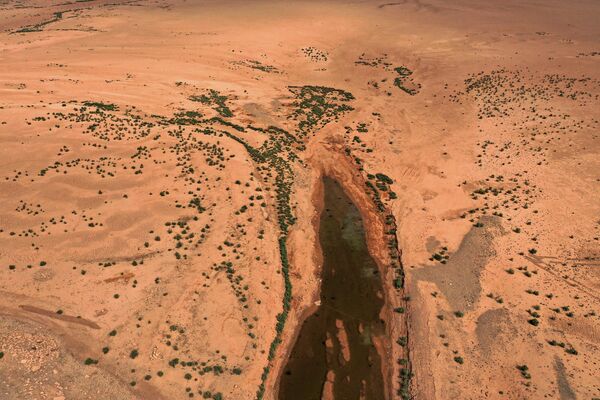 نمای هوایی از بقایای دریاچه حمرین در ولایت دیالی عراق - اسپوتنیک افغانستان  
