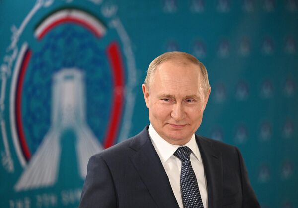 رئیس جمهور روسیه در تاریخ 19 جولای 2022  برای شرکت در هفتمین نشست سران روند آستانه به تهران سفر کرد. - اسپوتنیک افغانستان  