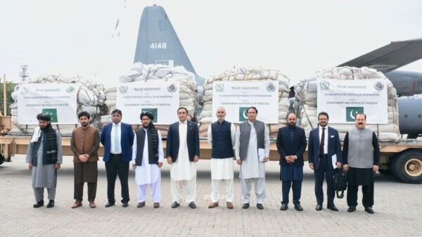 محموله کمکی پاکستان به سفارت افغانستان در اسلام‌آباد تحویل داده شد - اسپوتنیک افغانستان  
