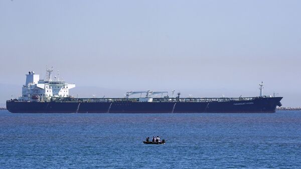 Нефтяной танкер на рейде у побережья Калифорнии - اسپوتنیک افغانستان  