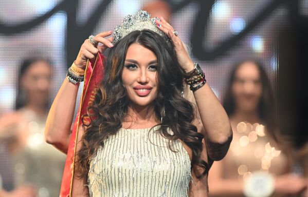 آلنا آکیمووا. برنده عنوان &quot;زیبایی مسکو&quot; در مسابقه زیبایی دوشیزه مسکو-2022&quot;  - اسپوتنیک افغانستان  