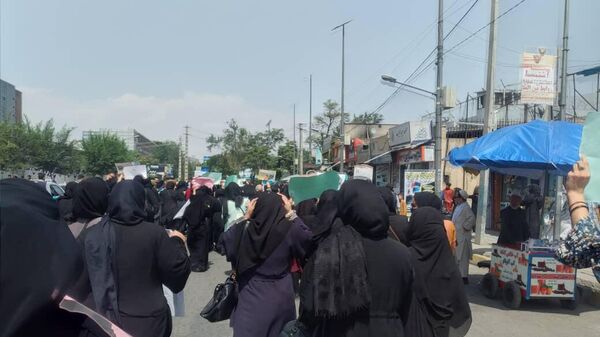   اعتراض زنان در کابل با گلوله طالبان پاسخ داده شد   - اسپوتنیک افغانستان  