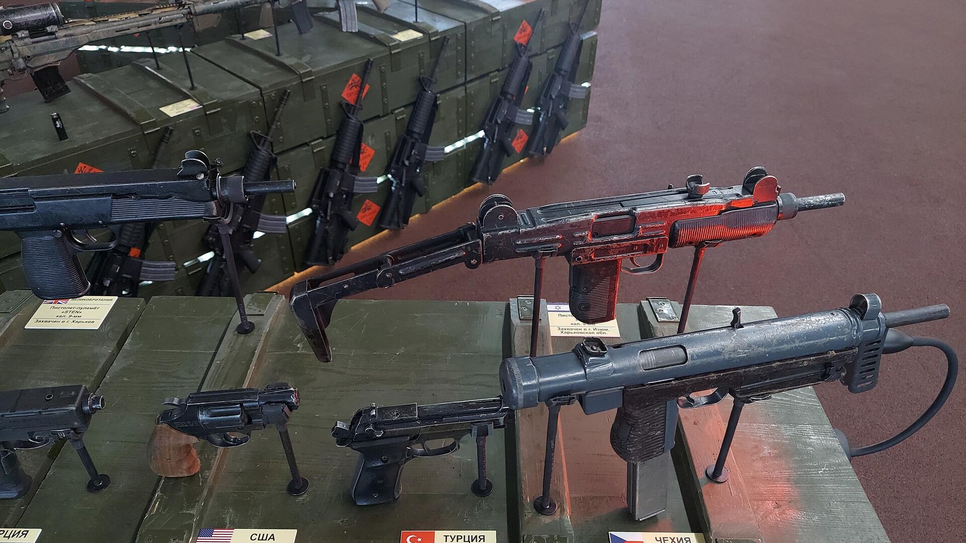 Выставка оружия, захваченного в ходе спецоперации на Украине, на форуме Армия-2022 - اسپوتنیک افغانستان  , 1920, 01.12.2022