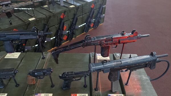 Выставка оружия, захваченного в ходе спецоперации на Украине, на форуме Армия-2022 - اسپوتنیک افغانستان  