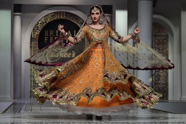 نمایش مُدِ لباس عروس در پاکستان - اسپوتنیک افغانستان  