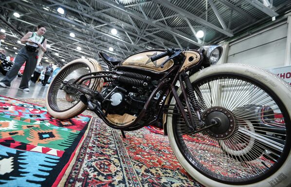 موتور سیکلت های قدیمی سی و دومین نمایشگاه موترهای قدیمی - اسپوتنیک افغانستان  