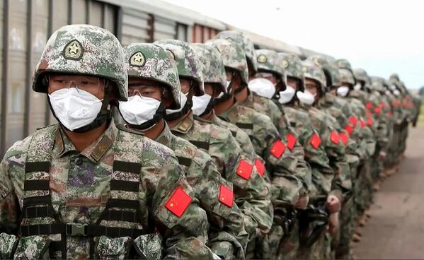 نظامیان چینی برای تمرینات نظامی &quot;ووستوک-2022&quot; در منطقه پریمورسکی خاور دور روسیه رسیدند. - اسپوتنیک افغانستان  