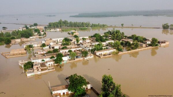 شمارقربانیان سیلاب در پاکستان به بیش از یک هزار تن رسید - اسپوتنیک افغانستان  