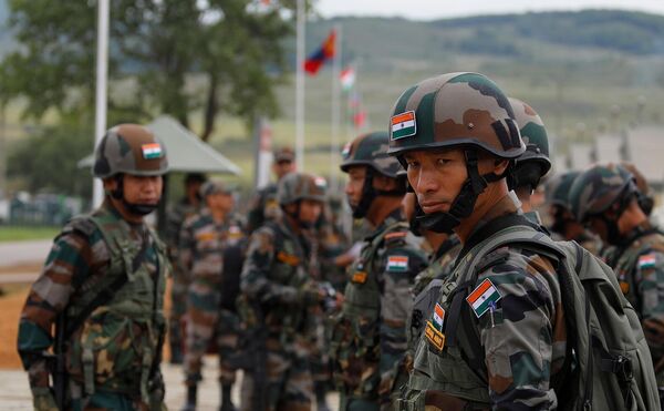 سربازان هندی در تمرینات فرماندهی و ستاد راهبردی وستوک-2022 در زمین آموزشی سرگیفسکی. - اسپوتنیک افغانستان  